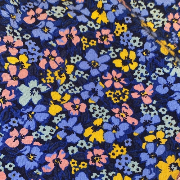 2GAP V NECK FLORAL SWING DRESS W TIE IN THE BACK - Picture 4 of 4